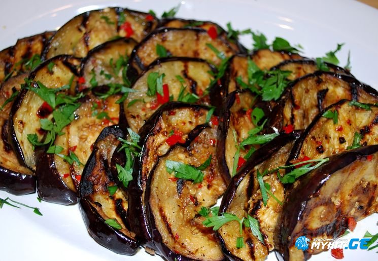 ბადრიჯანი ნივრით