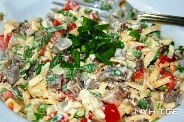 საქონლის ხორცის სალათა, რომელიც ჩემს ოჯახს განსაკუთრებულად უყვარს