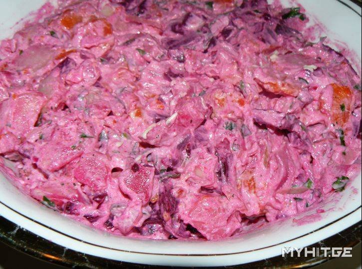 ნამდვილი გურმანებისთვის - ასე შეკმაზული ჭარხლის სალათა ნამდვილი შედევრია!