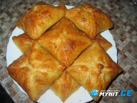 სწრაფი საფუვრიან-ფენოვანი ცომი. მისგან საუკეთესო ღვეზელები ცხვება