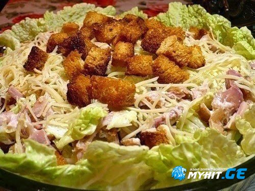 გემრიელი სალათა დაბრაწული პურებით