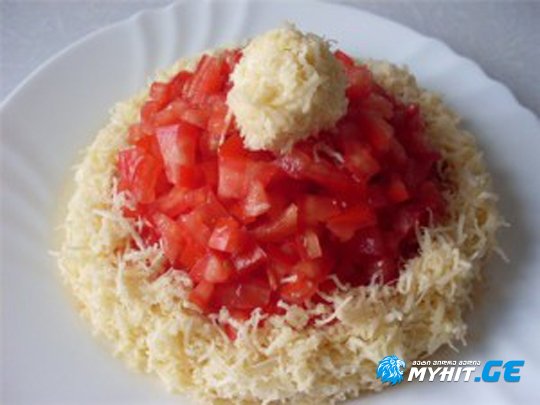 თინუსის სალათა "თოვლის ბაბუას ქუდი"