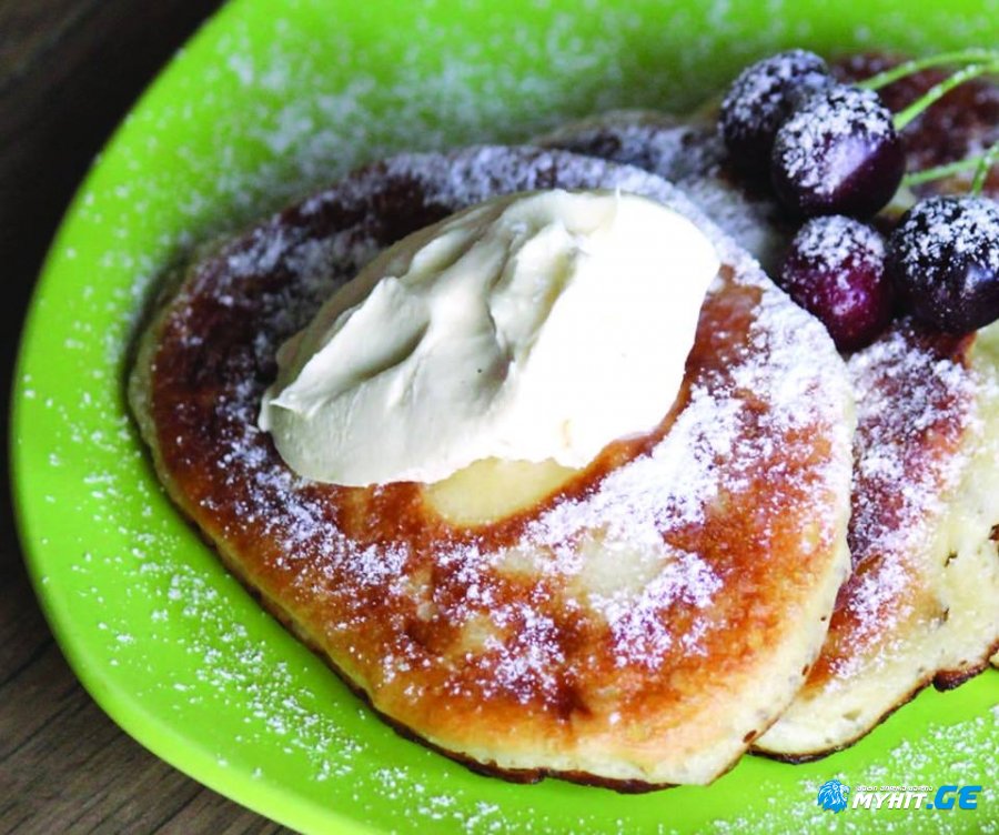 საფუვრიანი მაჭკატები ალუბლითა და არაჟნით