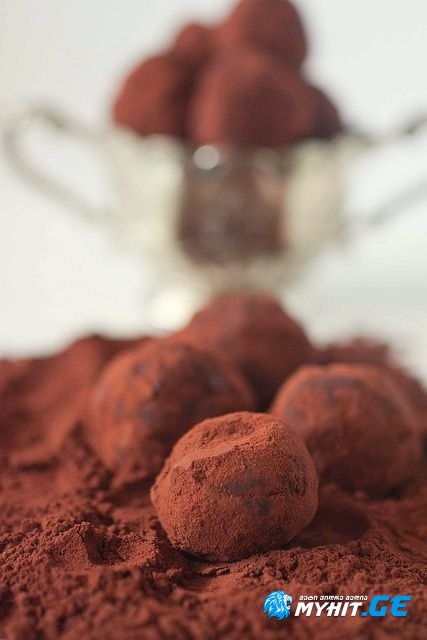 შესანიშნავი ტრიუფელები მხოლოდ 4 ინგრედიენტით