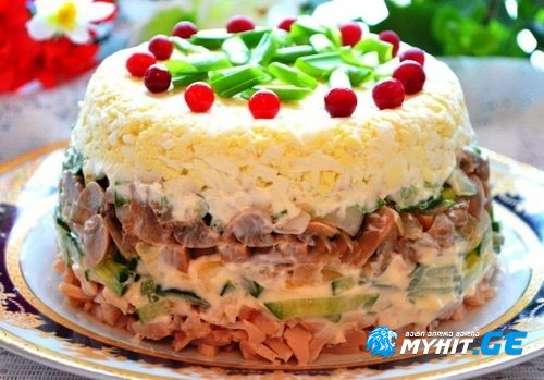 ქათმის სადღესასწაულო სალათა