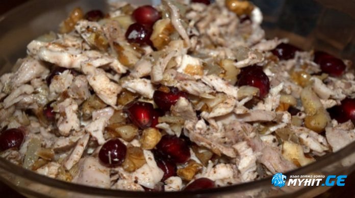 გემრიელი და მარტივი სალათა, რომელშიც არცერთი ინგრედიენტი ზედმეტი არ არის!