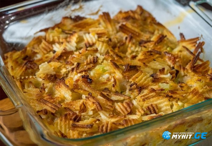 კარტოფილი ფრისთან ერთად გამომცხვარი ქათმის ცხელი სალათა - ამის გასინჯვა ღირს!