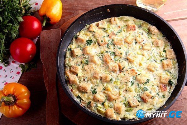 ერბოკვერცხი ყაბაყით და პურით