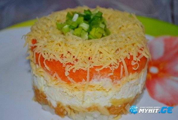 ფრანგული ფენოვანი სალათა – სიმსუბუქის, ჰარმონიული გემოსა და ჯანმრთელი პროდუქტების თანხვედრა!