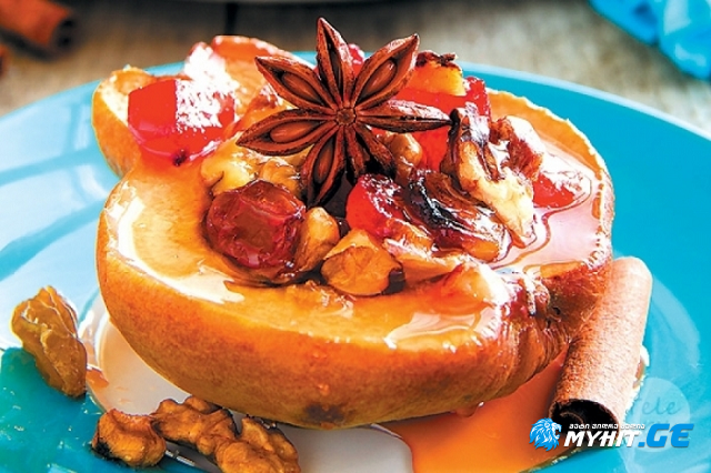 ღუმელში გამომცხვარი კომში ნიგვზით და თაფლით