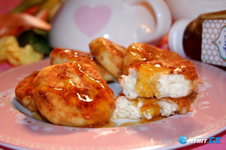 ხაჭოსა და ნადუღის მაჭკატები თაფლით