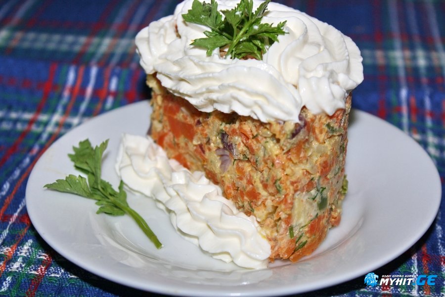 სტაფილოსა და კარტოფილის ცხარე სალათა