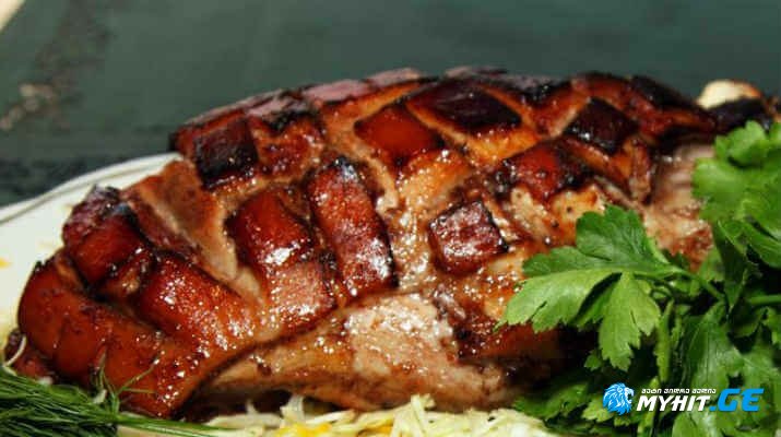 ღორის ხორცი წითელ ღვინოში