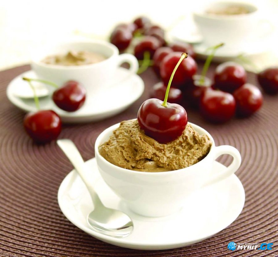 შოკოლადის მუსი ალუბლით