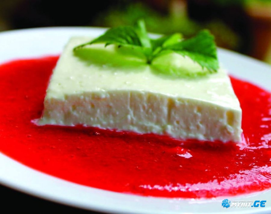 ხაჭოს დესერტი ხილის სოუსით