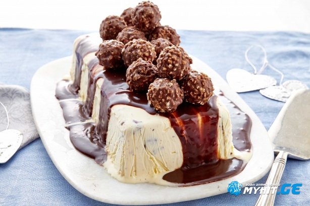 ნაყინის ტორტი "ფერერო როშე"