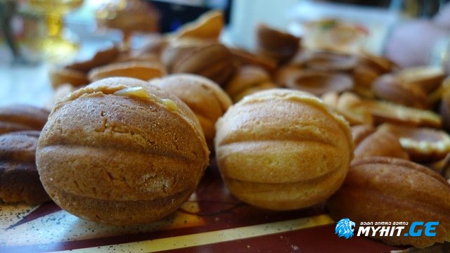 სახლში მომზადებული „კაკლები“ შესქელებული რძით - ტკბილი გემო ბავშვობიდან