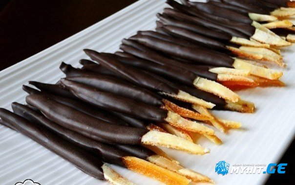 ფორთოხლის ცუკატები შოკოლადში