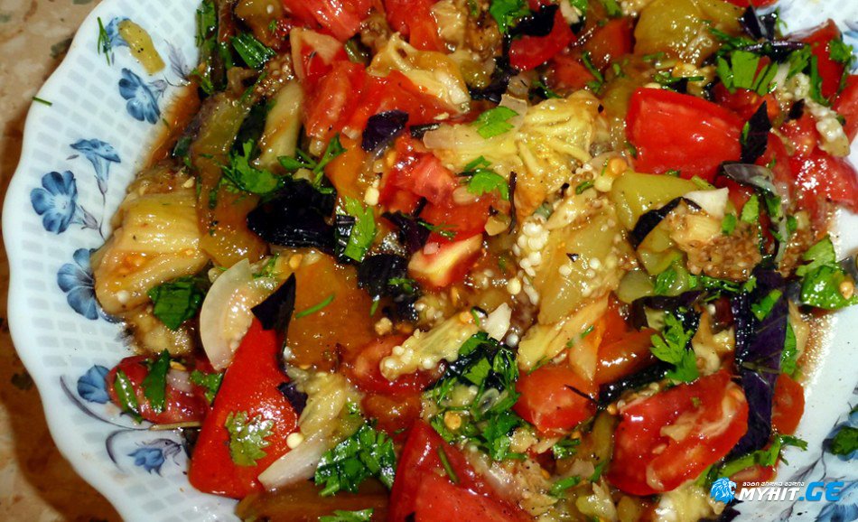 ბადრიჯანი ნივრითა და ძმრით