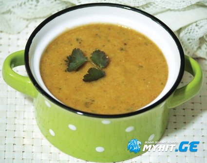 ბარდის კრემ-სუპი ჭარხლის ფოთლების ნახარშით