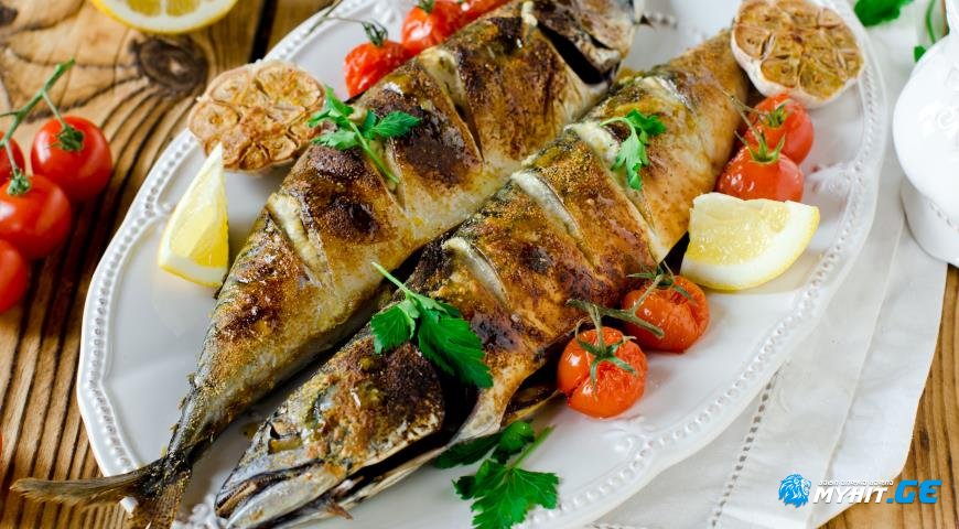 როგორ უნდა მოვამზადოთ სკუმბრია მარტივად ხახვითა და სუნელებით