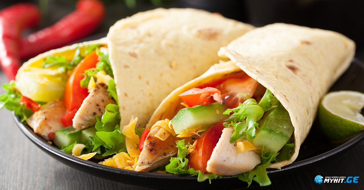 როლები შემწვარი ქათმითა და ბოსტნეულით