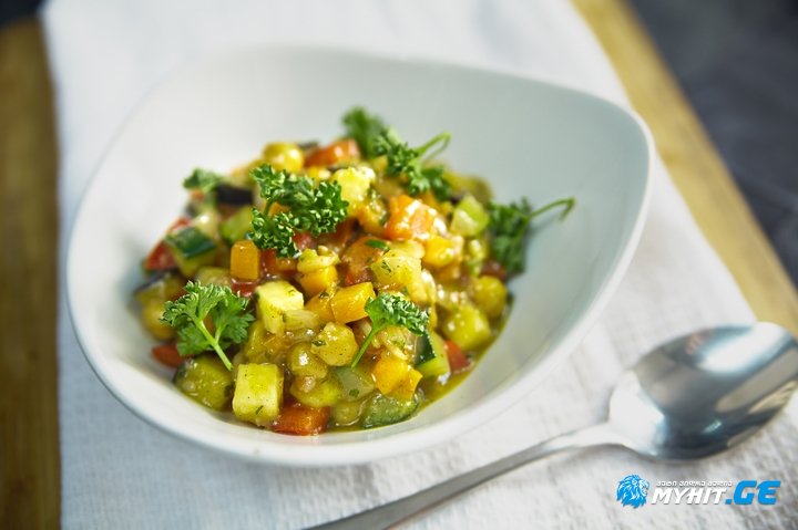 ბოსტნეულის რაგუ - უგემრიელესი სამარხვო კერძი