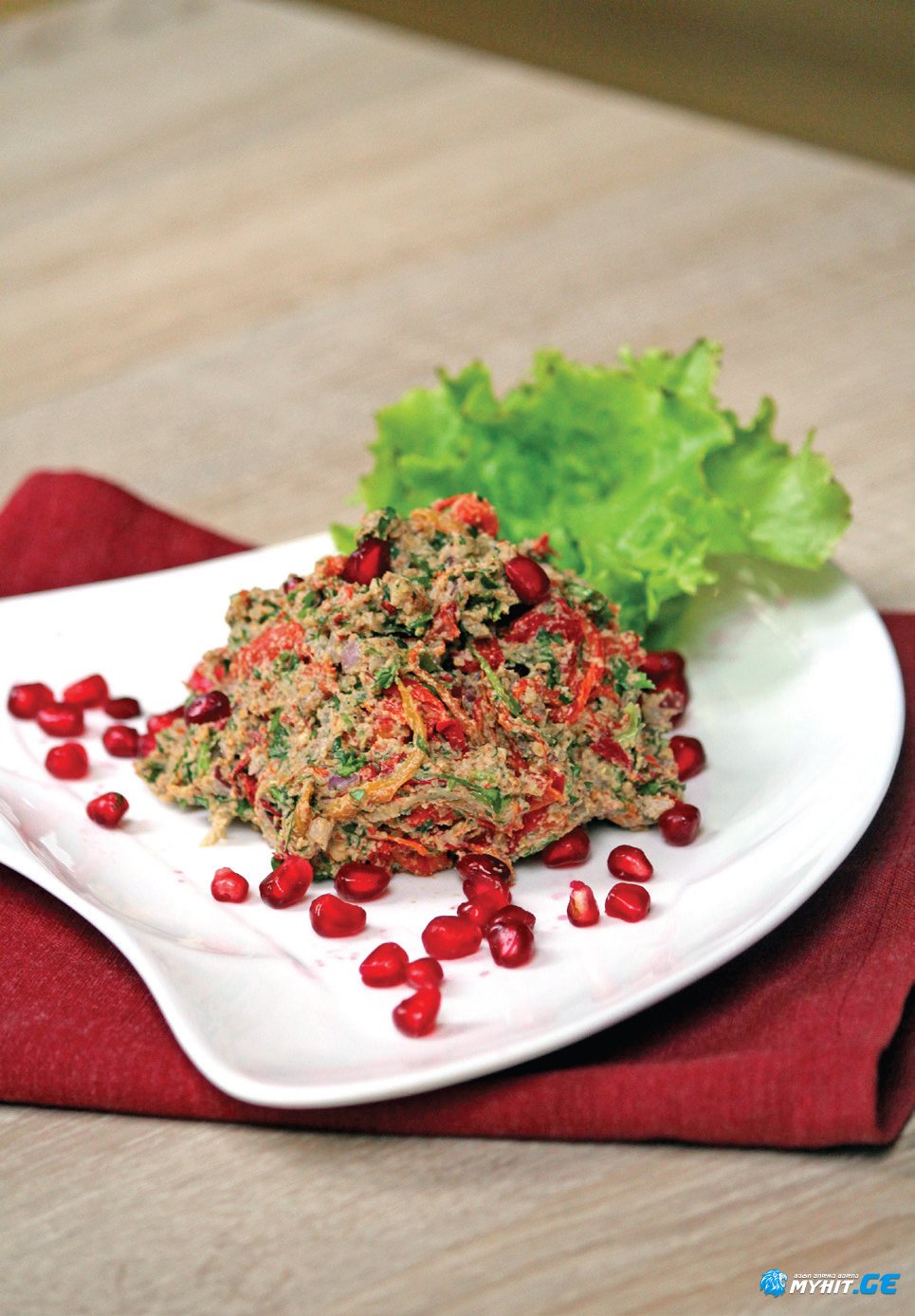 ტკბილი წიწაკის მხალი ნიგვზითა და ბროწეულით - სამარხვო კერძი