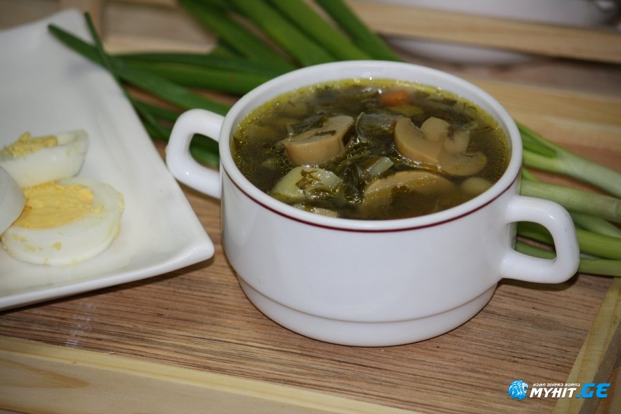 სოკოს სუპი მწვანილეულით