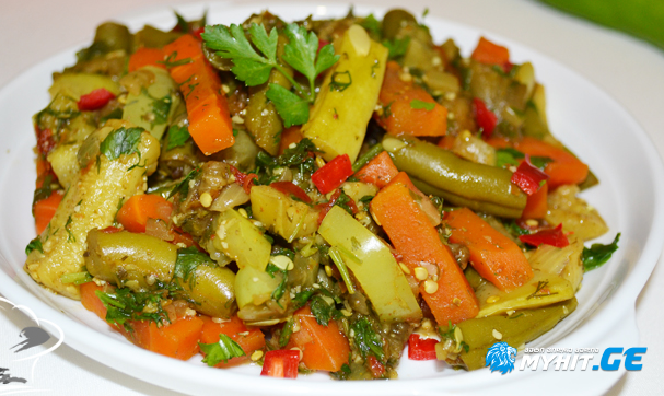 ყაბაყის ცხელი სალათა