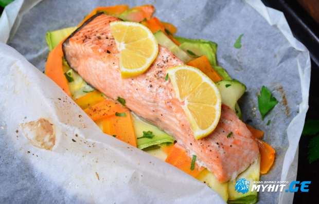 ყაბაყთან და სტაფილოსთან ერთად შემწვარი ორაგული