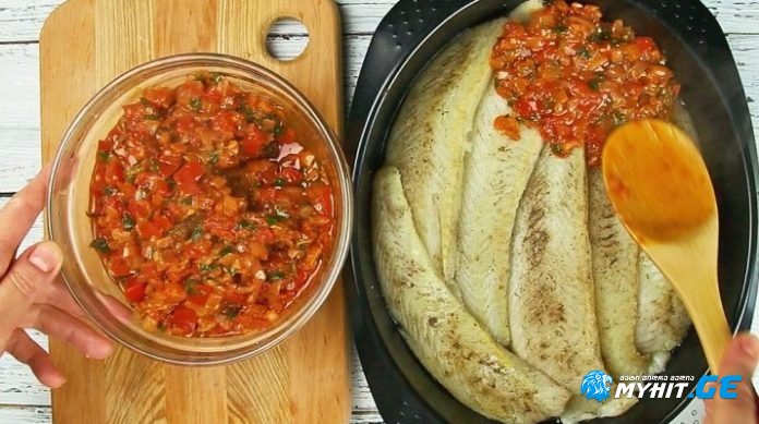 თევზი პიკანტურ ტომატის სოუსში – საუკეთესო რეცეპტი თევზეულის მოყვარულთათვის!