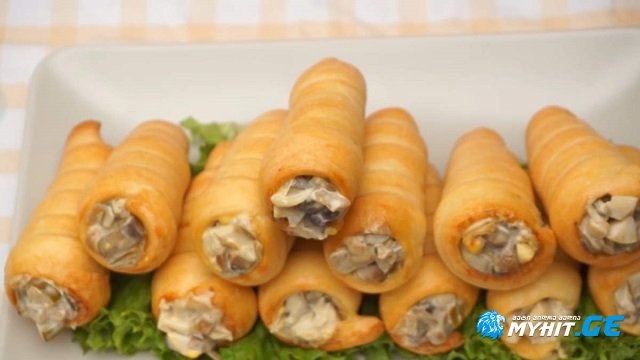 ჩადეთ თქვენი სალათა ასეთ ფენოვან ხვეულებში და დატკბით შედეგით