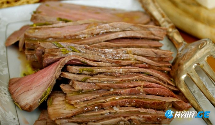 შეწვით ხორცი ბრაზილიურად: საუცხოო გემოსა და არომატის კარნავალი თქვენს საახალწლო სუფრაზე