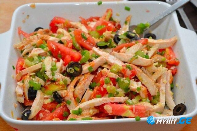 უმარტივესი კერძი - ქათმის სალათა პომიდვრითა და ნიგვზით