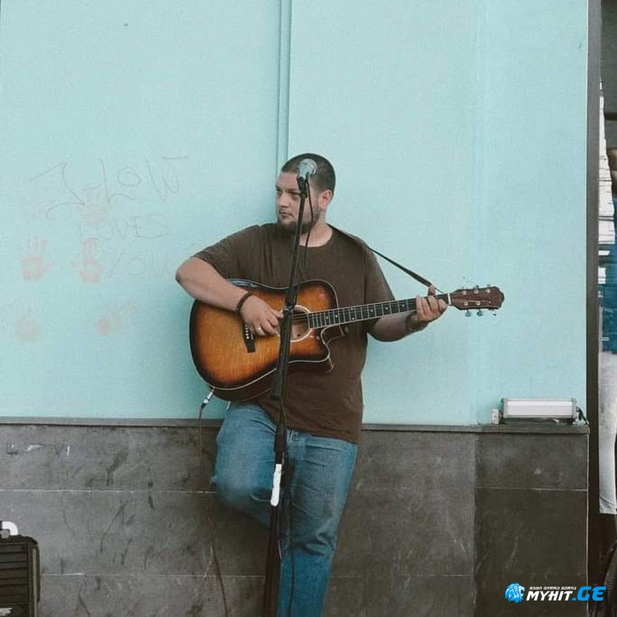 Andria Mshvidobadze - ushenobis aprilebi /უშენობის აპრილები